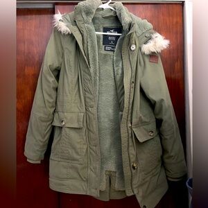 Hollister super warm and cute jacket 🥶🔥